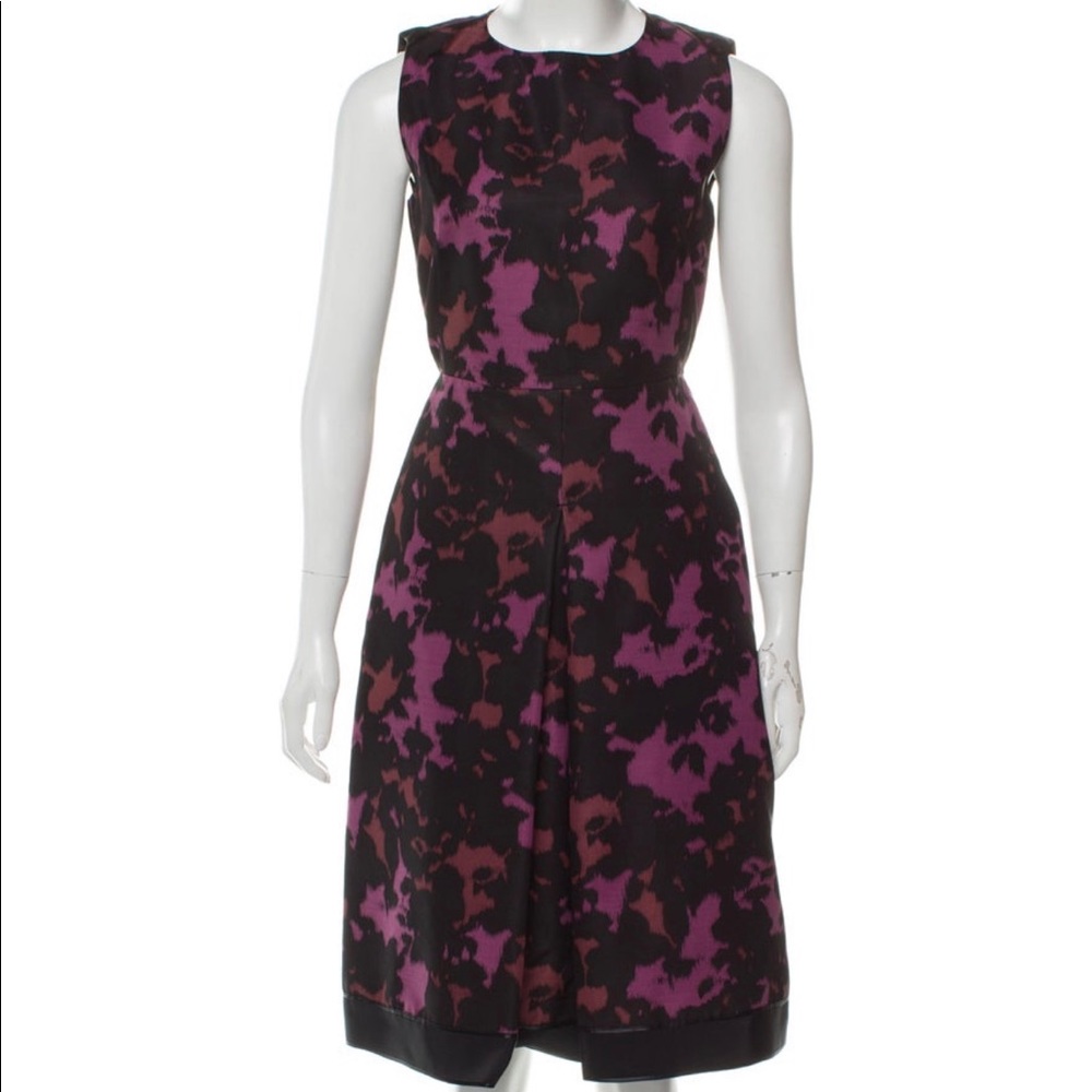 Burberry Printed Pleated Silk Dress Size 8